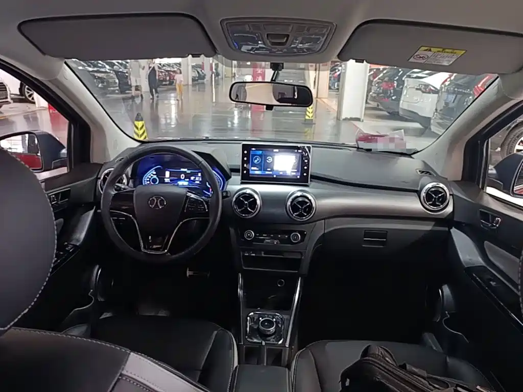 BAIC New Energy EC5 2019 — фото 10