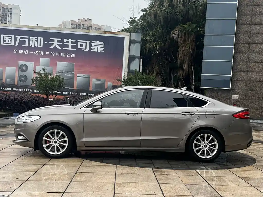 Ford Mondeo 2017 — фото 14