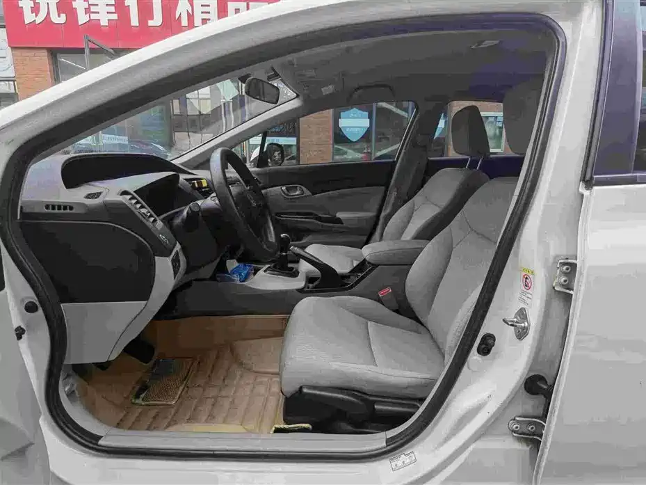 Honda Civic 2015 — фото 11