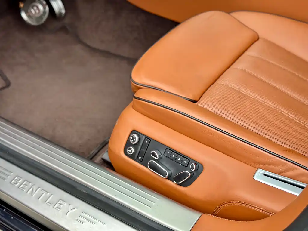 Bentley Flying Spur 2012 — фото 17
