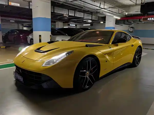 Ferrari F12berlinetta 2014