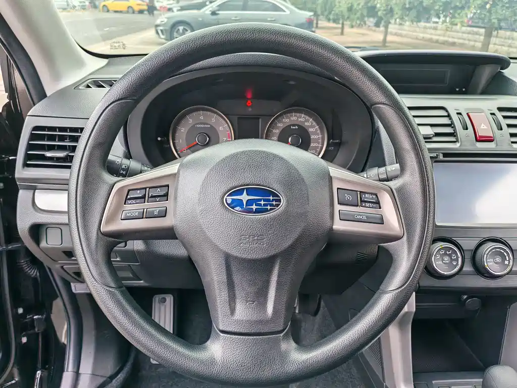 Subaru Forester 2014 — фото 12