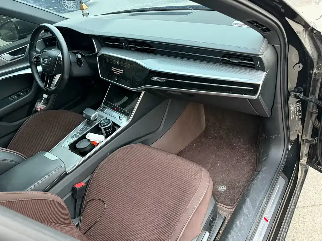 Audi A6L 2023