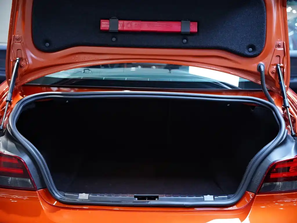 BMW 1 Series M 2012 — фото 26