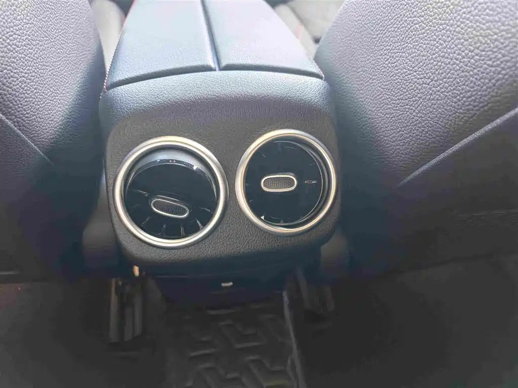 Mercedes-Benz A-Class 2024 — фото 12