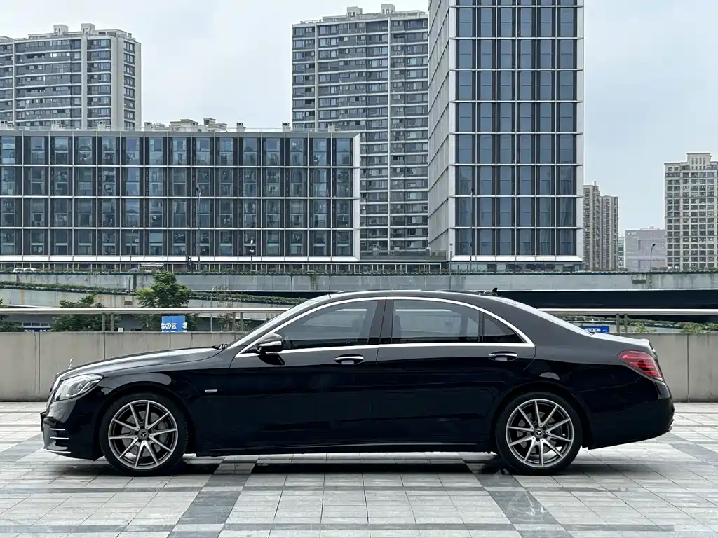 Mercedes-Benz S-Class 2020