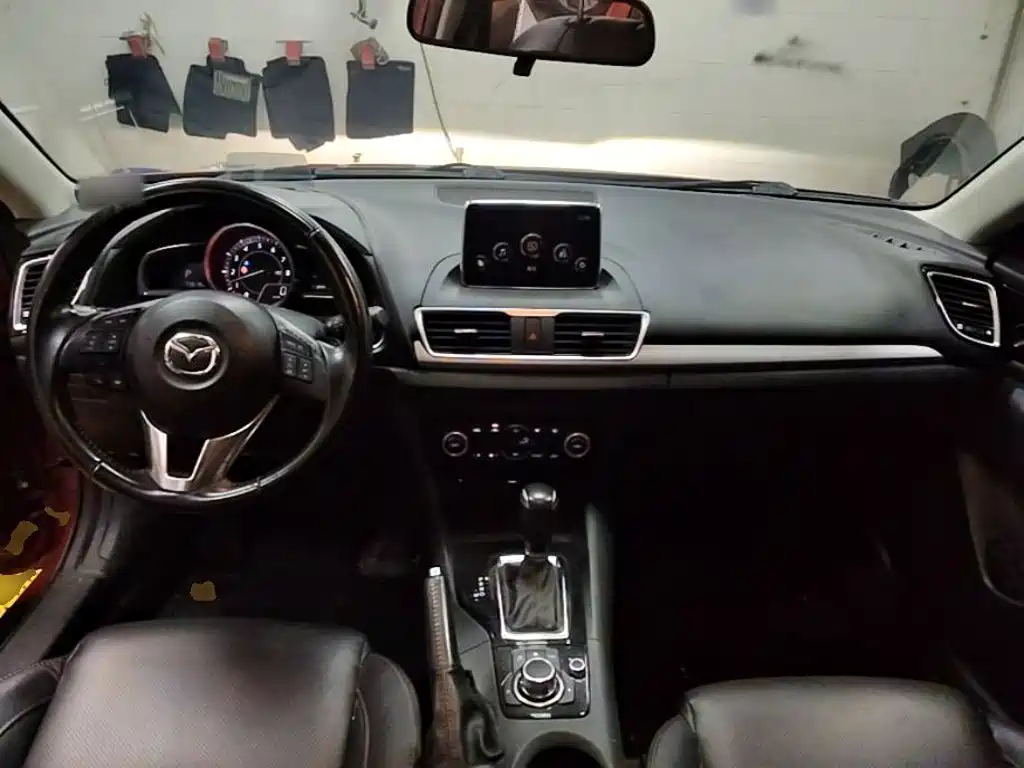 Mazda 3 Axela 2016 — фото 10