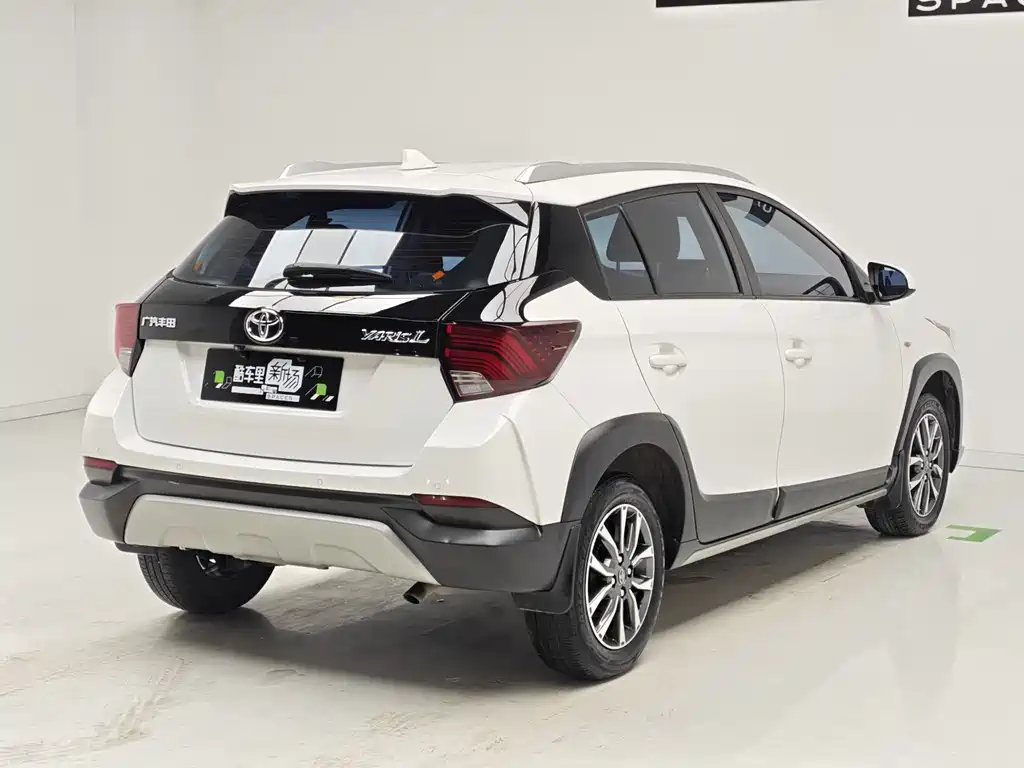 Toyota Yaris L 2023