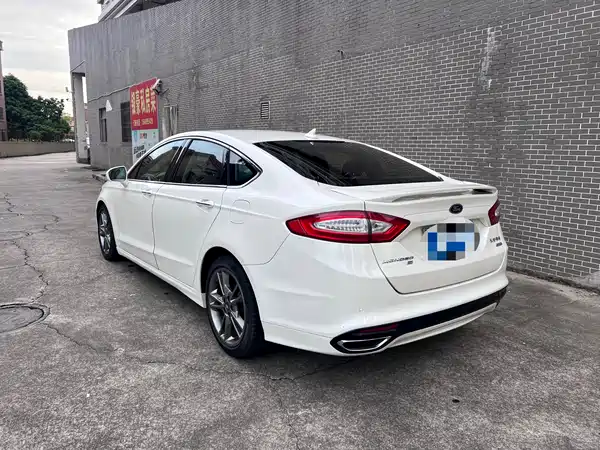 Ford Mondeo 2015