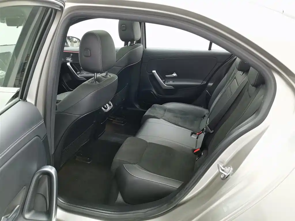 Mercedes-Benz A-Class 2020 — фото 15