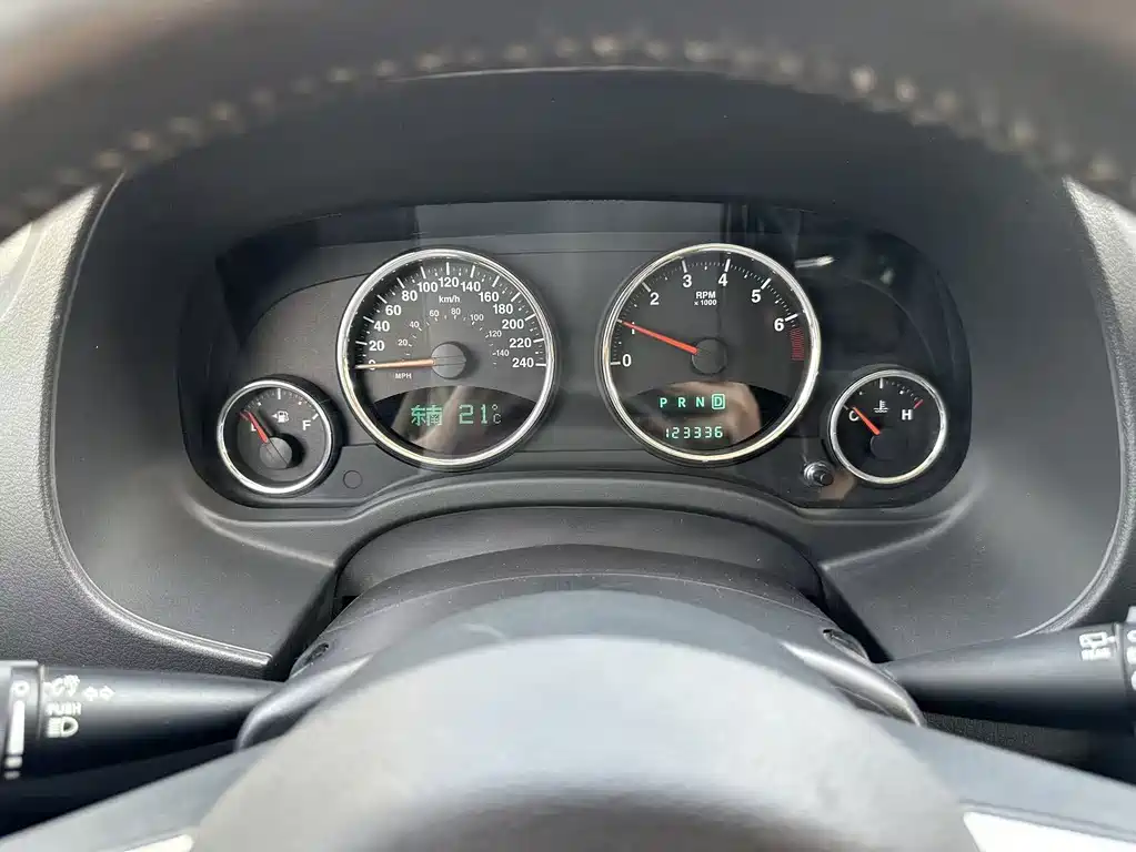 Jeep Compass 2012 — фото 14