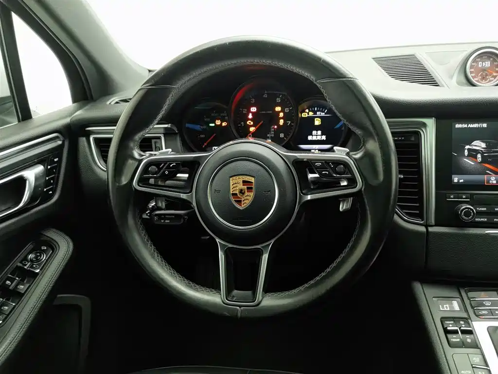 Porsche Macan 2016 — фото 11