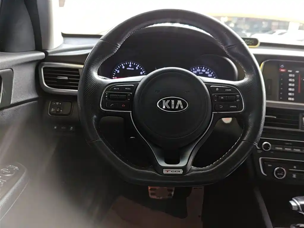 Kia K5 2017 — фото 11