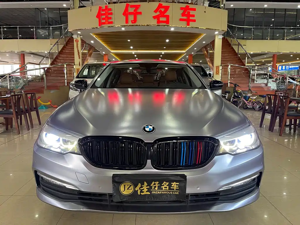 BMW 5 Series 2018 — фото 2