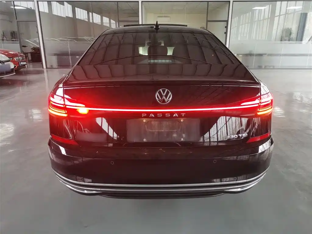 Volkswagen Passat 2022 — фото 4