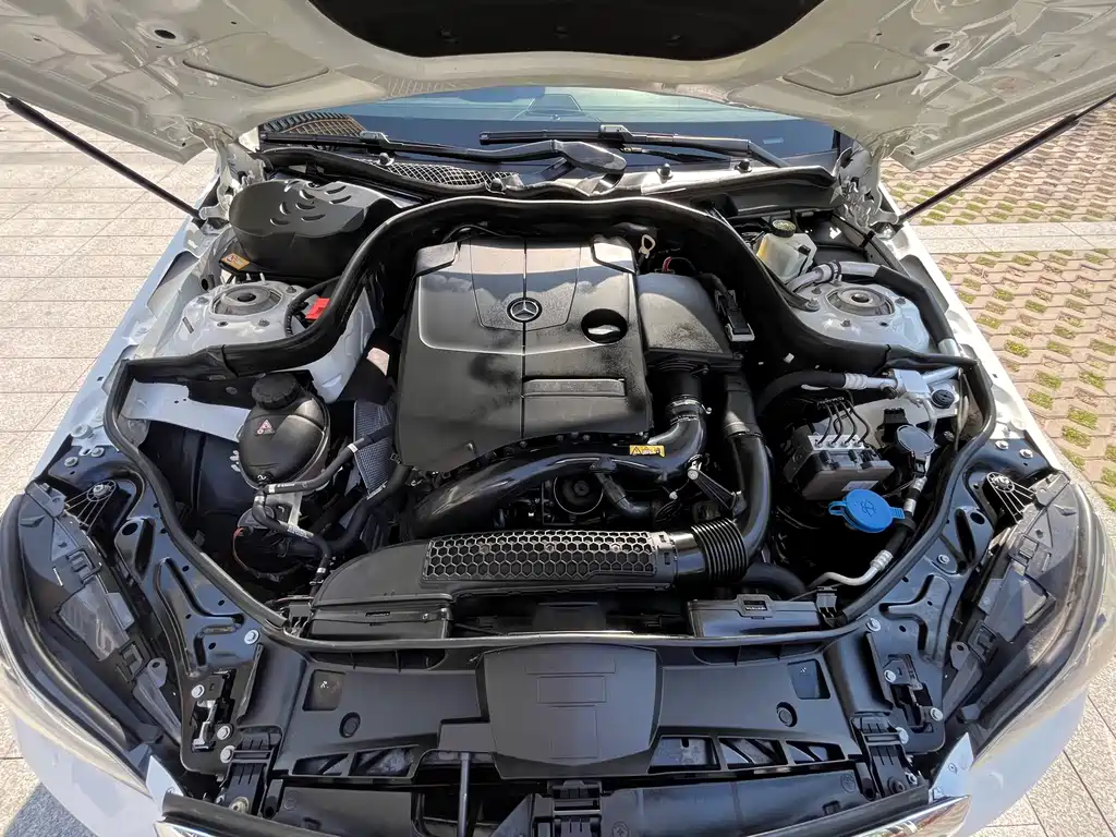 Mercedes-Benz E-Class 2015 — фото 18