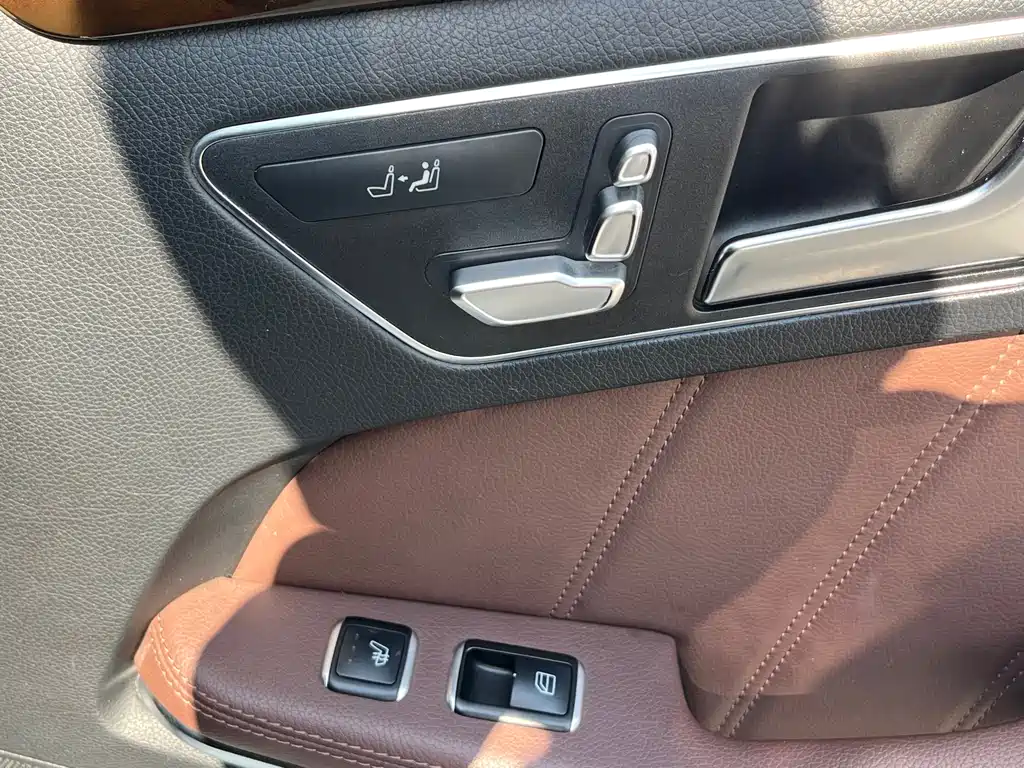 Mercedes-Benz E-Class 2015 — фото 19