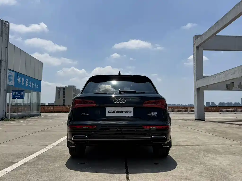 Audi Q5L 2019 — фото 8