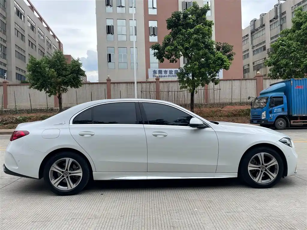 Mercedes-Benz C-Class 2022 — фото 12