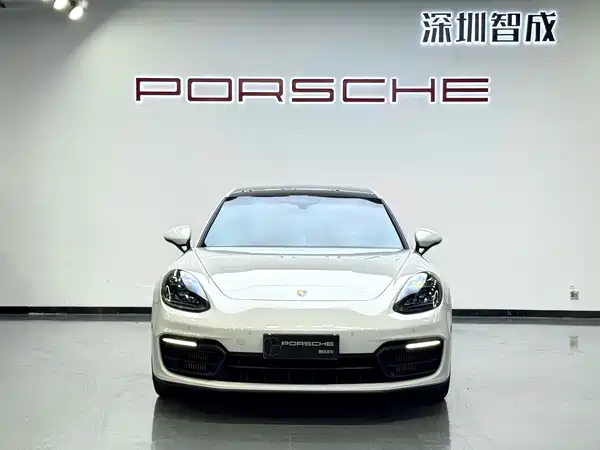 Porsche Panamera 2023