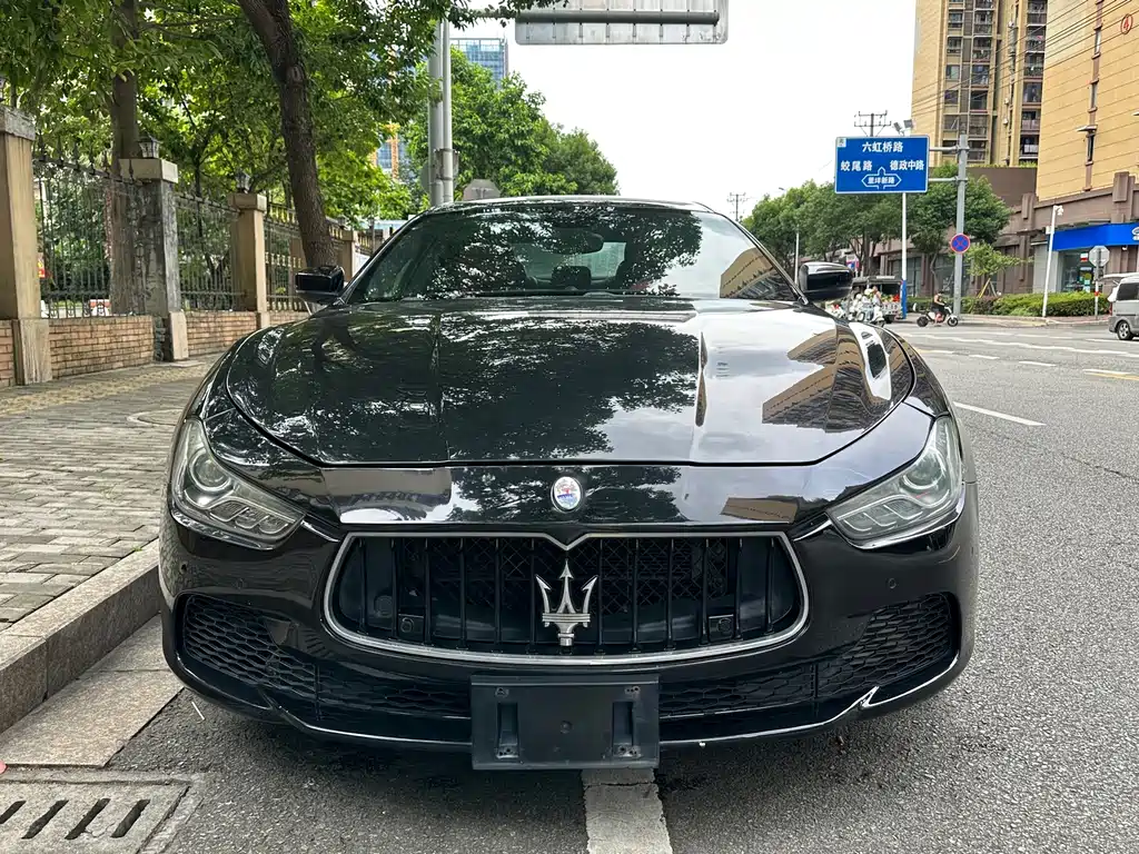 Maserati Ghibli 2017 — фото 11