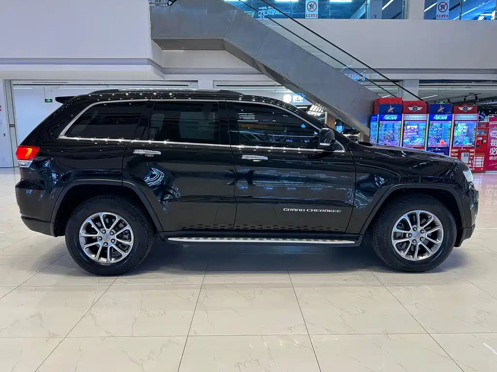 Jeep Grand Cherokee 2015 — фото 4