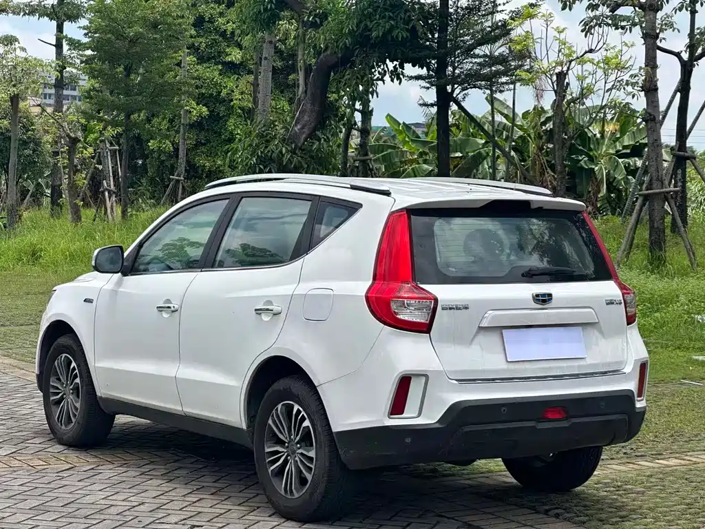Geely Vision X6 2017 — фото 11