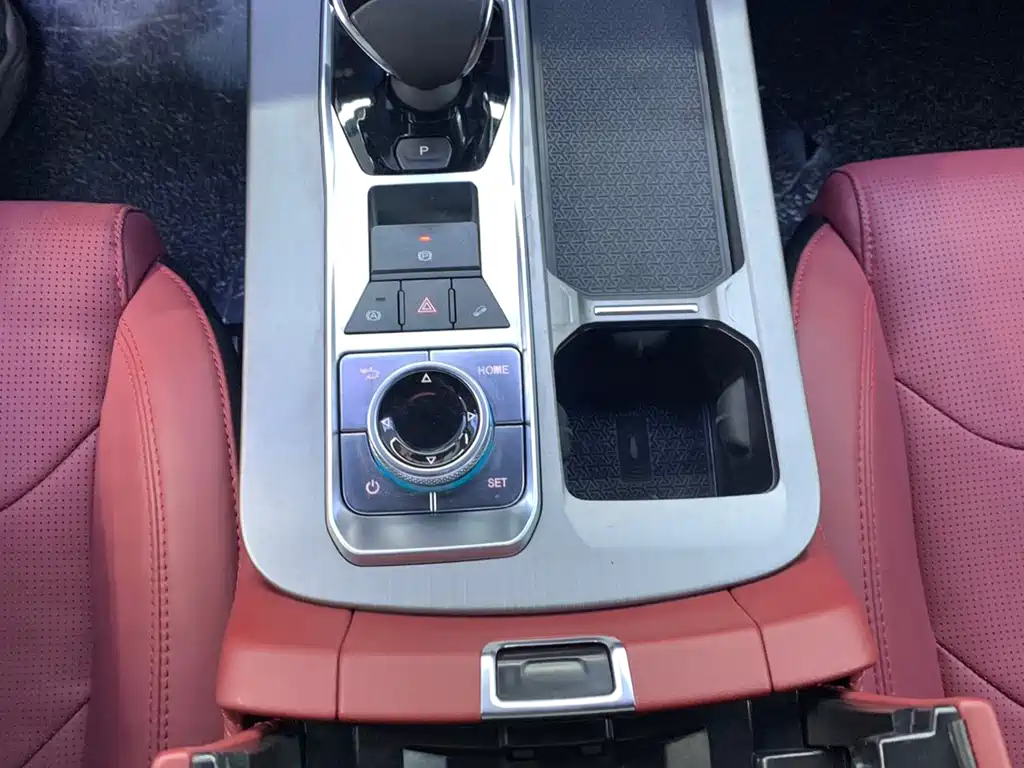 Jetour X70 PLUS 2023 — фото 10