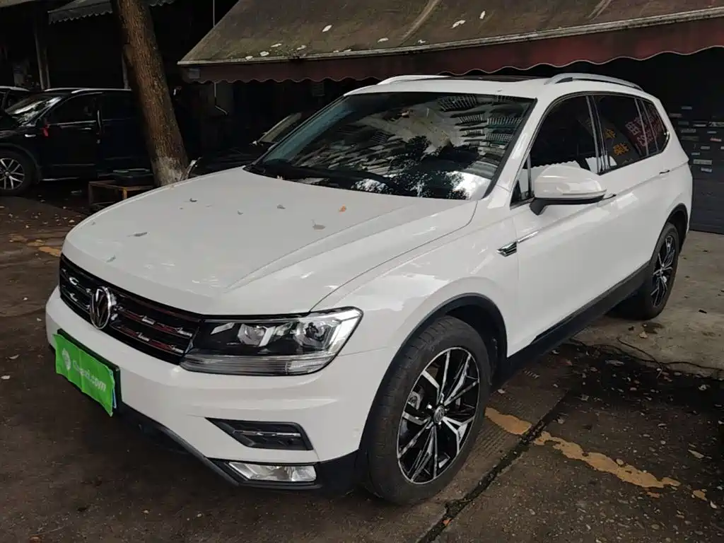 Volkswagen Tiguan L 2020 — фото 1