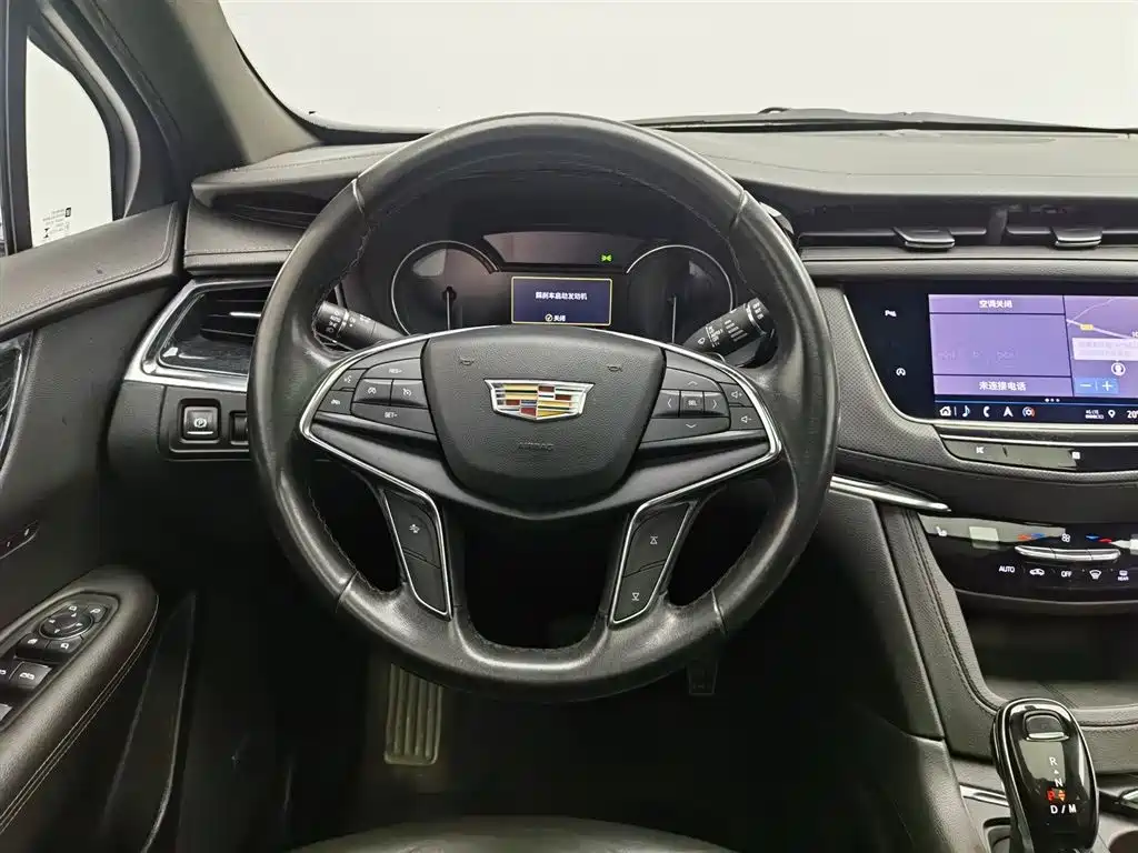 Cadillac XT5 2019 — фото 11