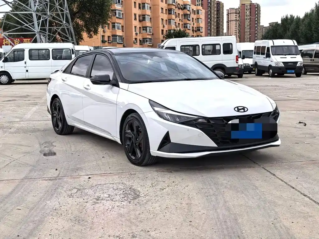 Hyundai Elantra 2022