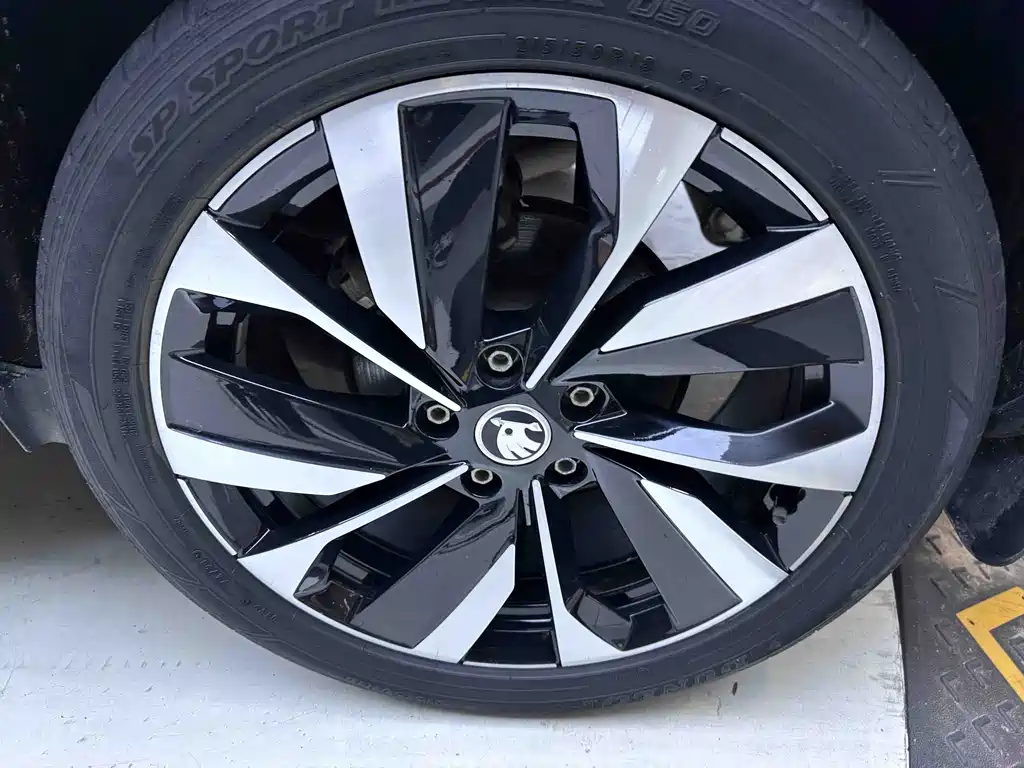 Skoda Korok 2022 — фото 22