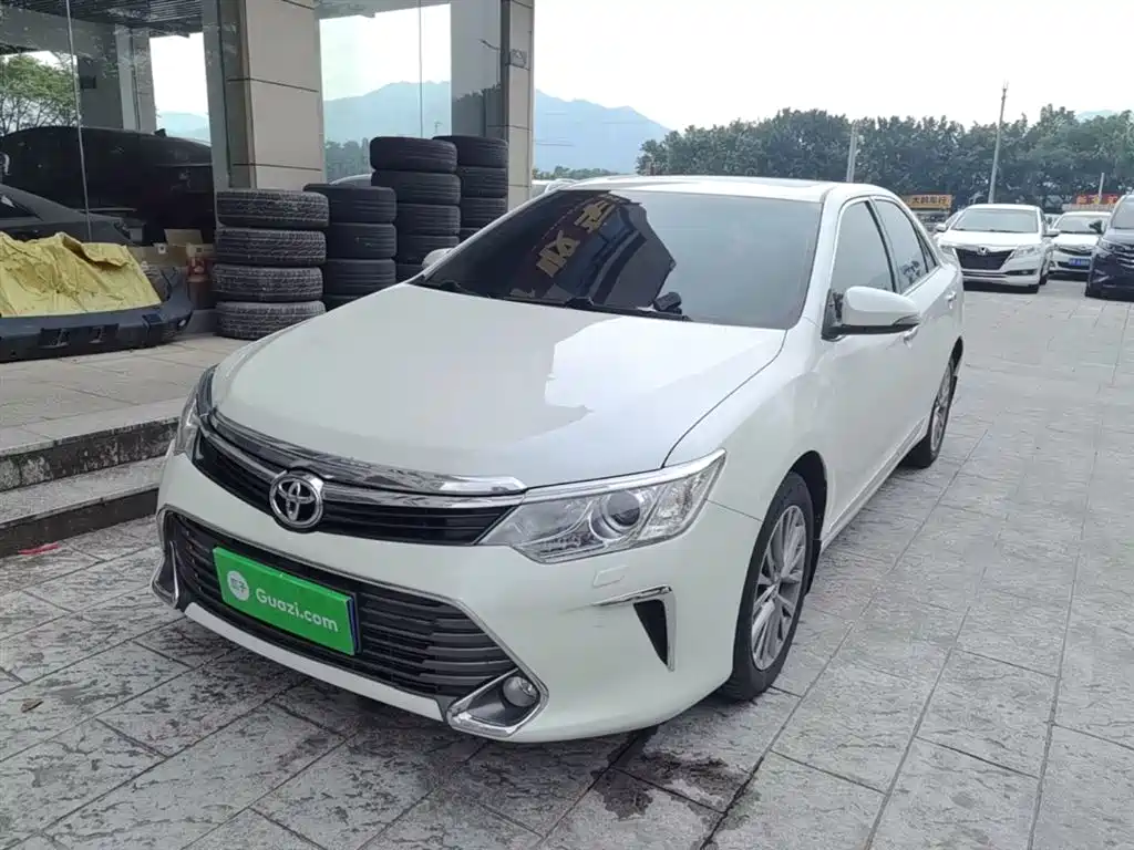 Toyota Camry 2016 — фото 1