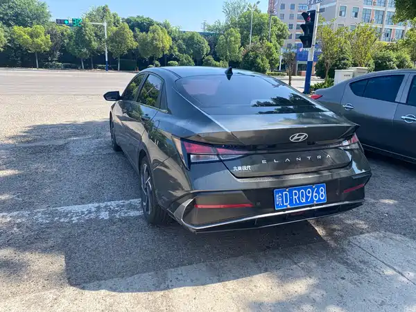 Hyundai Elantra 2023