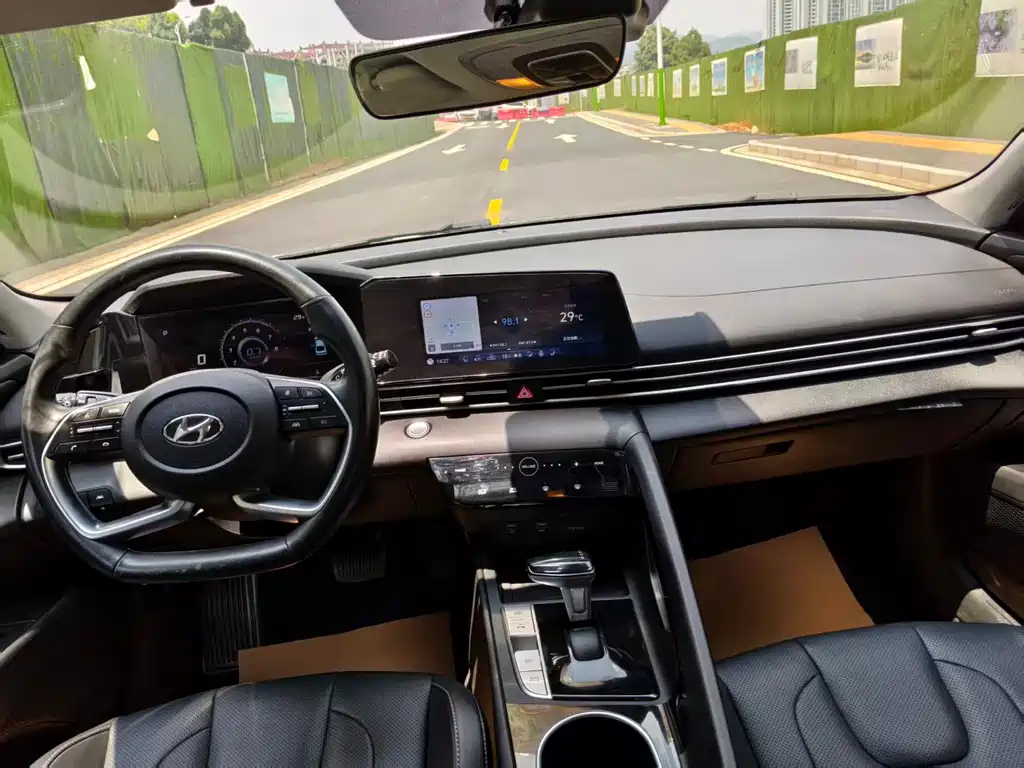 Hyundai Elantra 2020