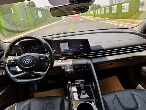 Hyundai Elantra 2020