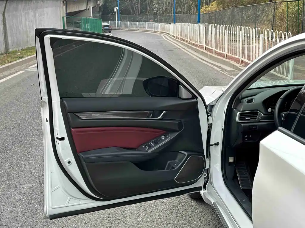 Honda Accord 2022 — фото 12
