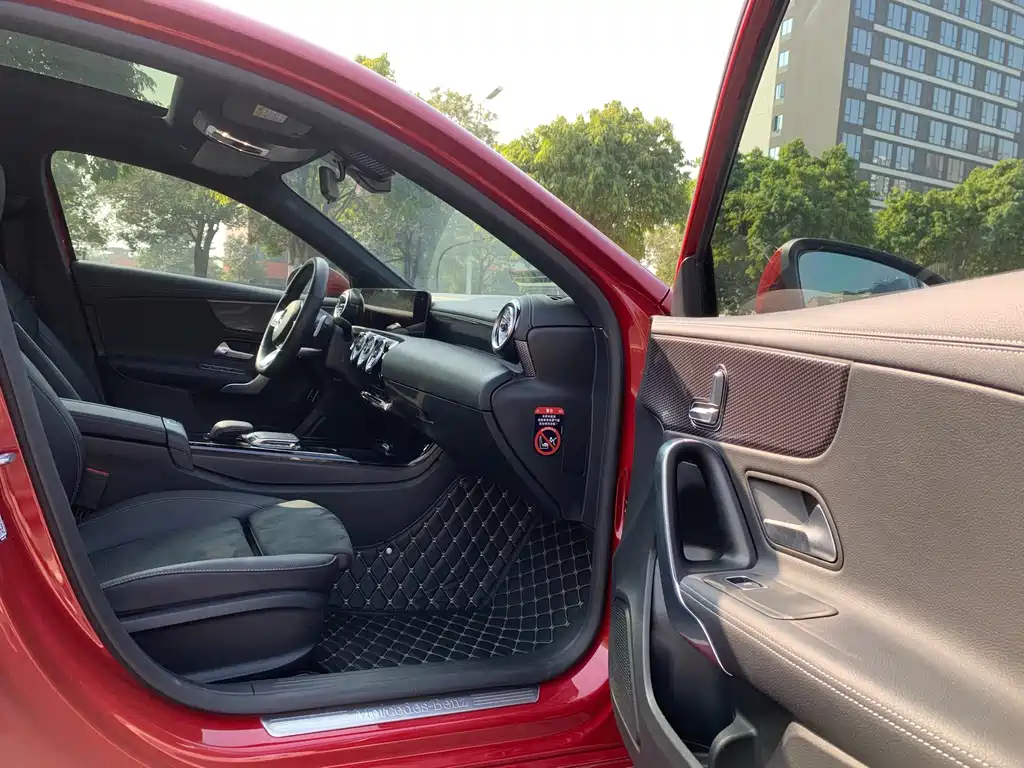 Mercedes-Benz A-Class 2023 — фото 15