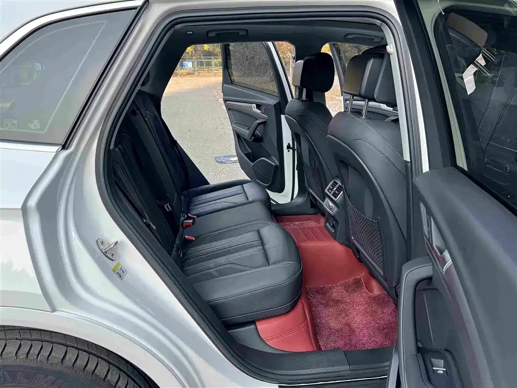 Audi Q5L 2022 — фото 16