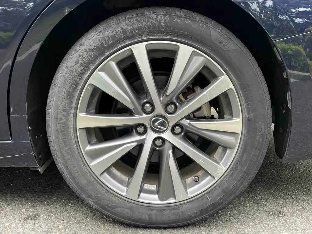 Lexus ES 2020 — фото 12