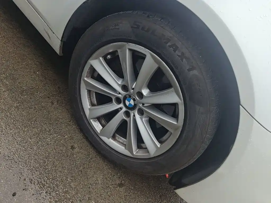 BMW 5 Series 2015 — фото 14