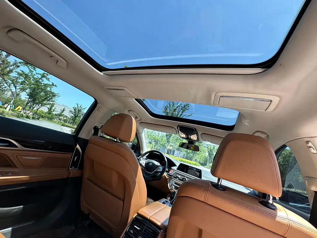BMW 7 Series 2017 — фото 11