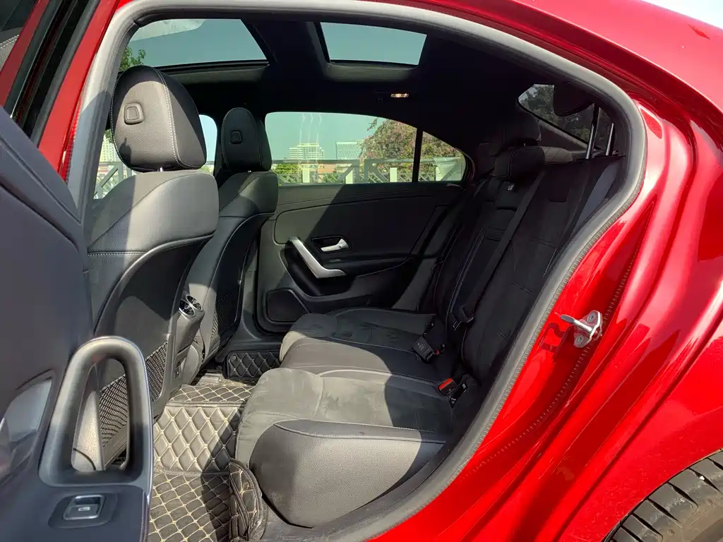 Mercedes-Benz A-Class 2023 — фото 14
