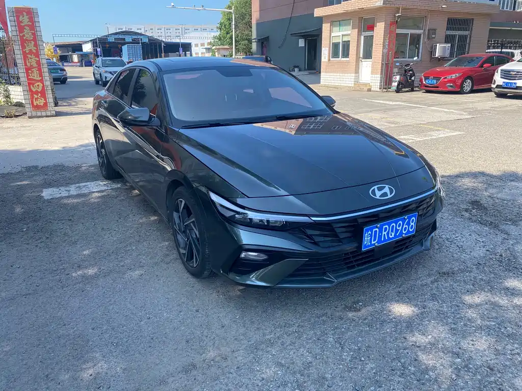 Hyundai Elantra 2023