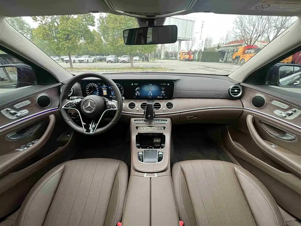 Mercedes-Benz E-Class 2022 — фото 17