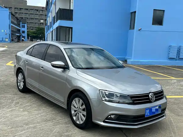 Volkswagen Sagitar 2016