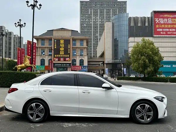 Mercedes-Benz C-Class 2022