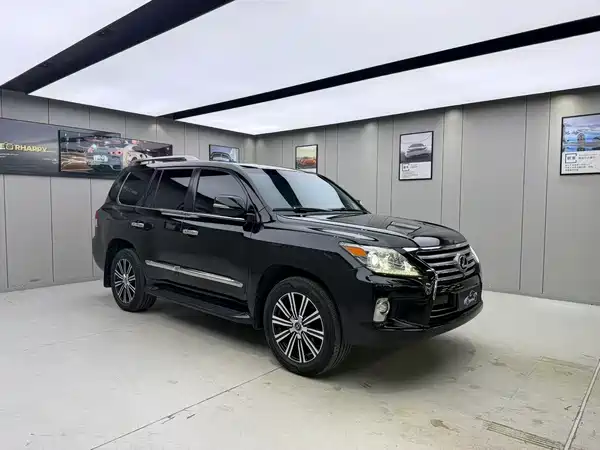 Lexus LX 2013