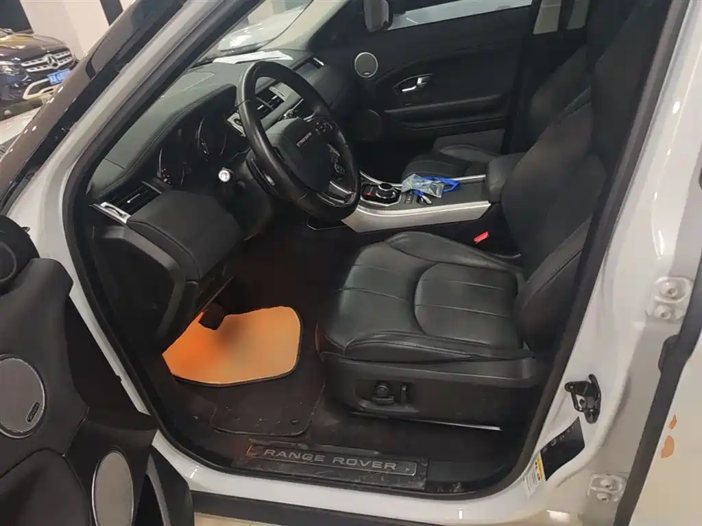 Land Rover Evoque 2018 — фото 15
