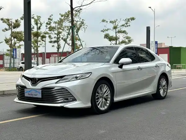 Toyota Camry 2021